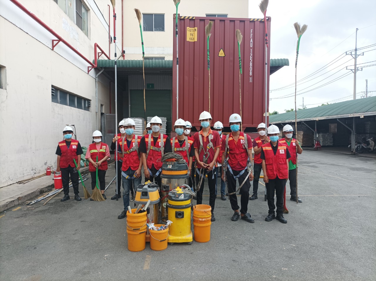 Dịch vụ vệ sinh công nghiệp Bình Dương